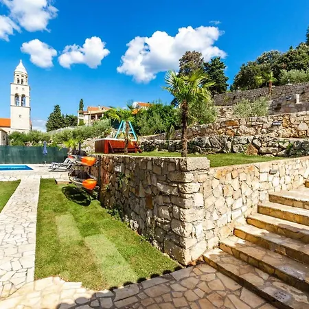Villa Fantastic Seafront 4 Bedrooms Samostan Prestige Stunning Sea Views Enclosed Garden With Private Pool Korčula