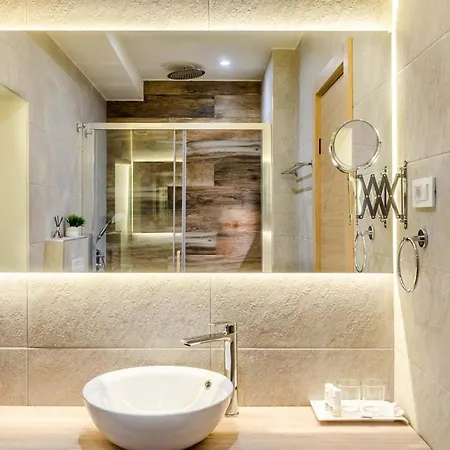 Fantastic Seafront 4 Bedrooms Samostan Prestige Stunning Korčula