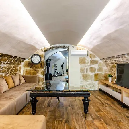 Fantastic Seafront 4 Bedrooms Samostan Prestige Stunning * Korčula