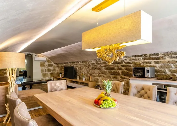 빌라 Fantastic Seafront 4 Bedrooms Samostan Prestige Stunning