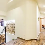 Fantastic Seafront 4 Bedrooms Samostan Prestige Stunning * קורצולה