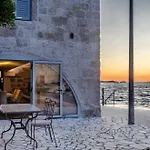Fantastic Seafront 4 Bedrooms Samostan Prestige Stunning וילה