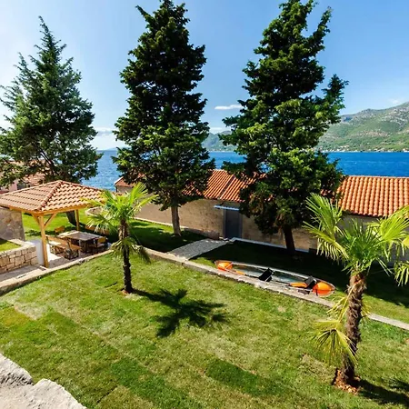 Fantastic Seafront 4 Bedrooms Samostan Prestige Stunning Sea Views Enclosed Garden With Private Pool * Korčula