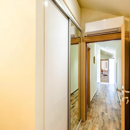 Fantastic Seafront 4 Bedrooms Samostan Prestige Stunning