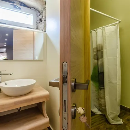 Fantastic Seafront 4 Bedrooms Samostan Prestige Stunning