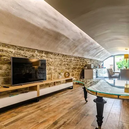 Fantastic Seafront 4 Bedrooms Samostan Prestige Stunning Sea Views Enclosed Garden With Private Pool Korčula