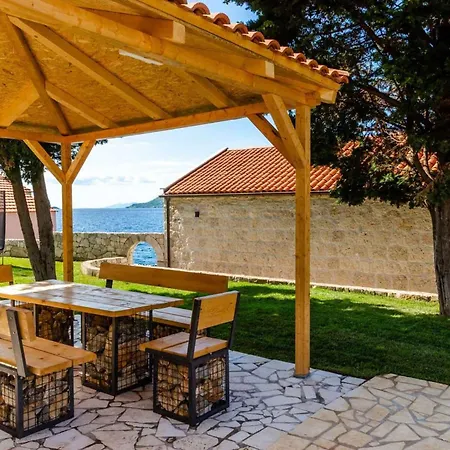 Vila Fantastic Seafront 4 Bedrooms Samostan Prestige Stunning Korčula