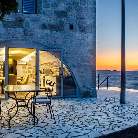 Fantastic Seafront 4 Bedrooms Samostan Prestige Stunning Sea Views Enclosed Garden With Private Pool * Korčula