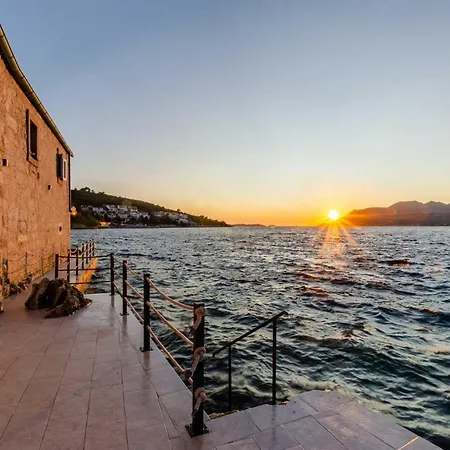 Fantastic Seafront 4 Bedrooms Samostan Prestige Stunning Sea Views Enclosed Garden With Private Pool *