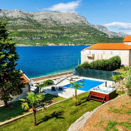 Villa Fantastic Seafront 4 Bedrooms Samostan Prestige Stunning *