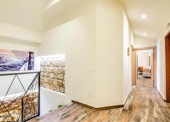 Fantastic Seafront 4 Bedrooms Samostan Prestige Stunning * Korčula