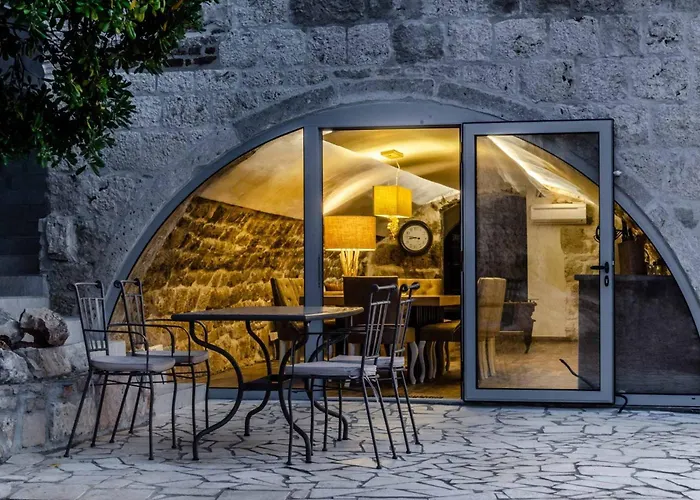 Fantastic Seafront 4 Bedrooms Samostan Prestige Stunning