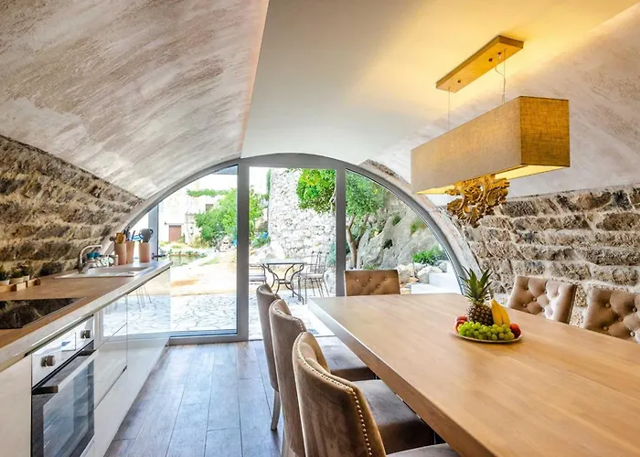 Fantastic Seafront 4 Bedrooms Samostan Prestige Stunning *