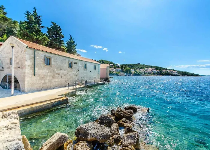 Fantastic Seafront 4 Bedrooms Samostan Prestige Stunning