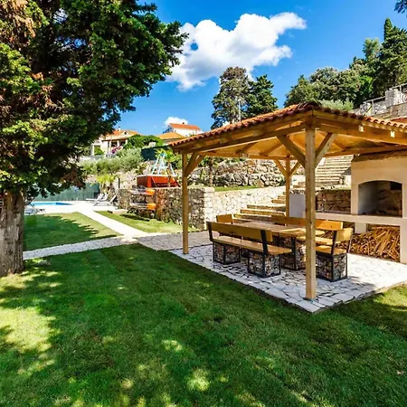 Villa Fantastic Seafront 4 Bedrooms Samostan Prestige Stunning Sea Views Enclosed Garden With Private Pool Korčula