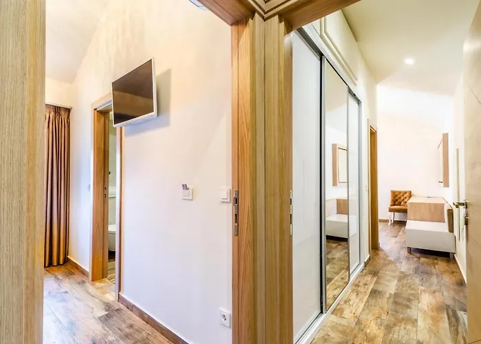 Fantastic Seafront 4 Bedrooms Samostan Prestige Stunning Villa