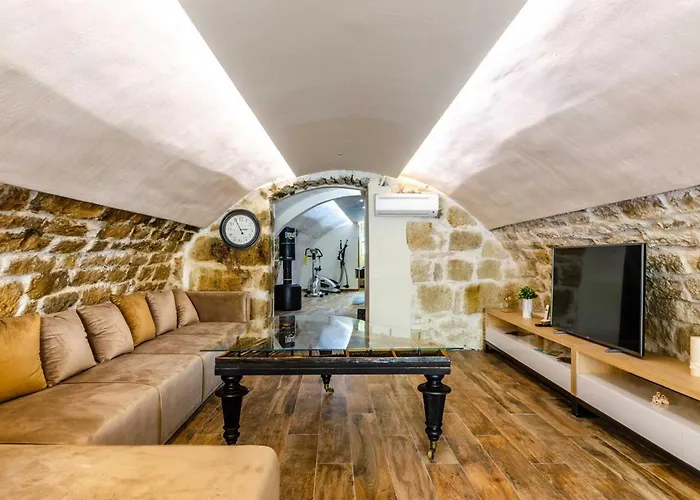 Fantastic Seafront 4 Bedrooms Samostan Prestige Stunning * Korčula