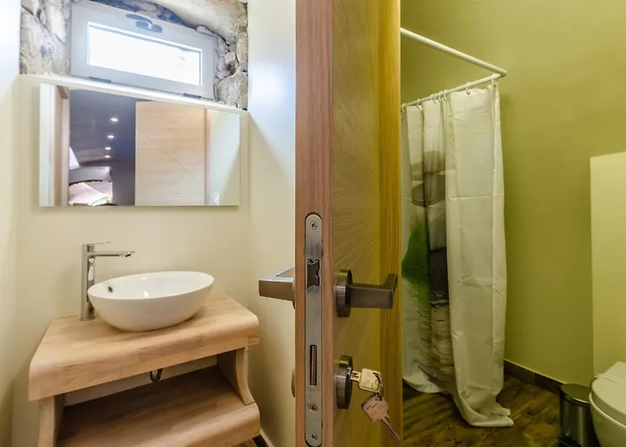 Fantastic Seafront 4 Bedrooms Samostan Prestige Stunning